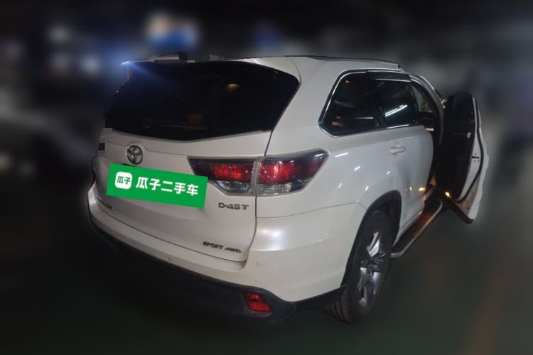 Used Toyota Highlander 2015 2.0T Four-Wheel Drive Luxury Edition 7-Seater Rear Right 45 Deg