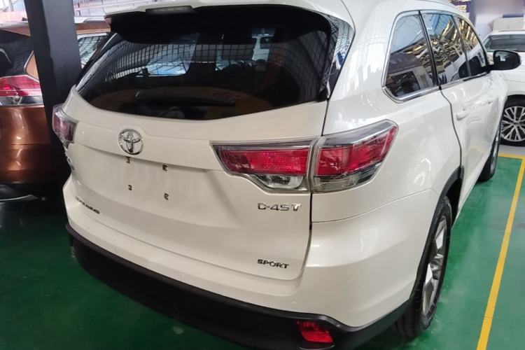 Used Toyota Highlander 2015 2.0T Two-Wheel Drive Luxury Edition 7 Seats Rear Right 45 Deg
