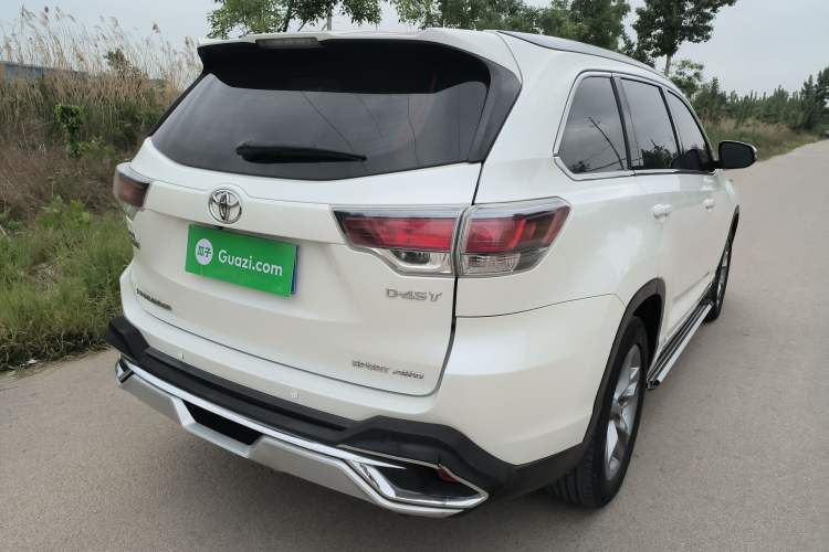 Used Toyota Highlander 2015 2.0T Four-Wheel Drive Luxury Edition 7-Seater Rear Right 45 Deg