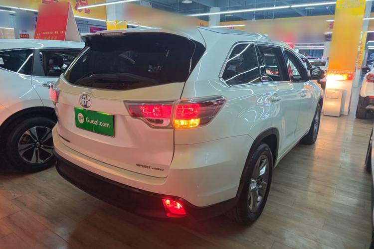 Used Toyota Highlander 2015 2.0T Four-Wheel Drive Luxury Edition 7-Seater Rear Right 45 Deg