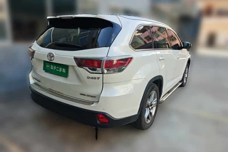 Used Toyota Highlander 2015 2.0T Two-Wheel Drive Luxury Edition 7 Seats Rear Right 45 Deg