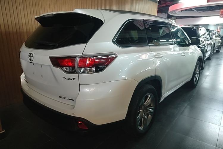 Used Toyota Highlander 2015 2.0T Four-Wheel Drive Luxury Edition 7-Seater Rear Right 45 Deg