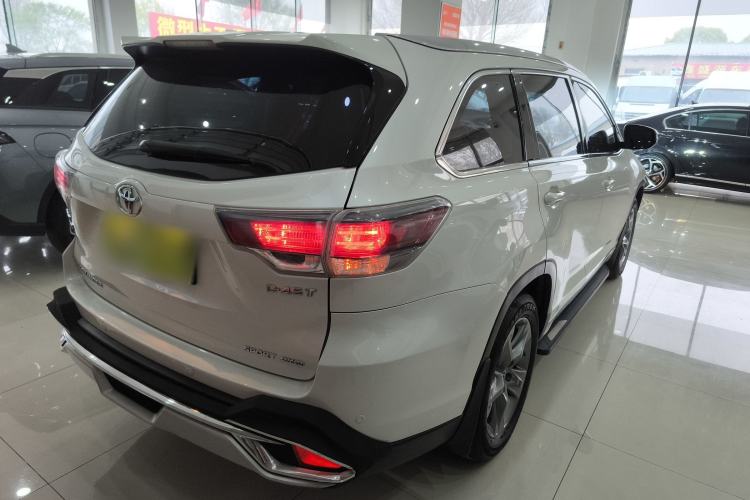 Used Toyota Highlander 2015 2.0T Four-Wheel Drive Luxury Edition 7-Seater Rear Right 45 Deg