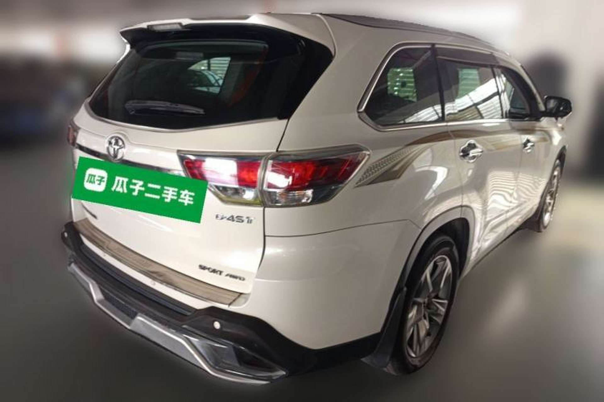 Used Toyota Highlander 2015 2.0T Four-Wheel Drive Luxury Edition 7-Seater Rear Right 45 Deg