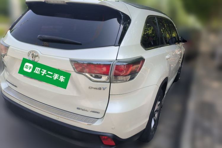 Used Toyota Highlander 2015 2.0T Four-Wheel Drive Luxury Edition 7-Seater Rear Right 45 Deg