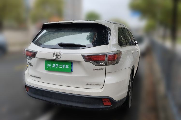 Used Toyota Highlander 2015 2.0T Four-Wheel Drive Luxury Navigation Version with 7 Seats Rear Right 45 Deg