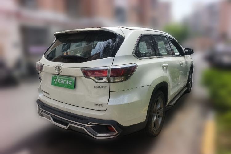 Used Toyota Highlander 2015 2.0T Two-Wheel Drive Luxury Edition 7 Seats Rear Right 45 Deg