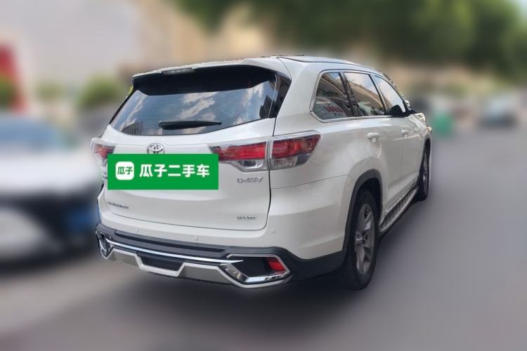 Used Toyota Highlander 2015 2.0T Two-Wheel Drive Luxury Edition 7 Seats Rear Right 45 Deg