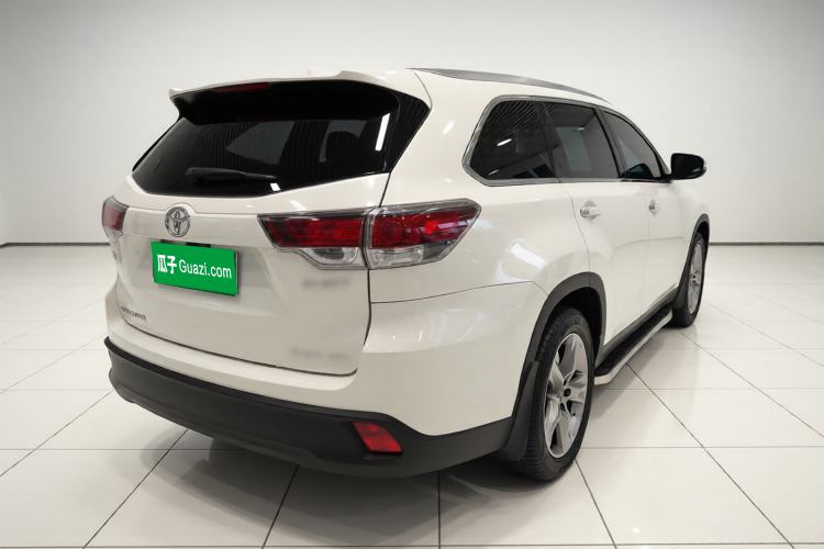 Used Toyota Highlander 2015 2.0T Four-Wheel Drive Luxury Edition 7-Seater Rear Right 45 Deg