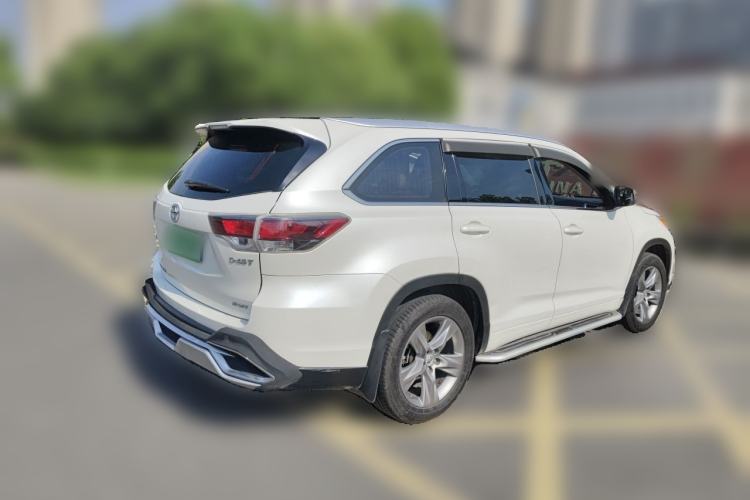 Used Toyota Highlander 2015 2.0T Two-Wheel Drive Luxury Edition 7 Seats Rear Right 45 Deg