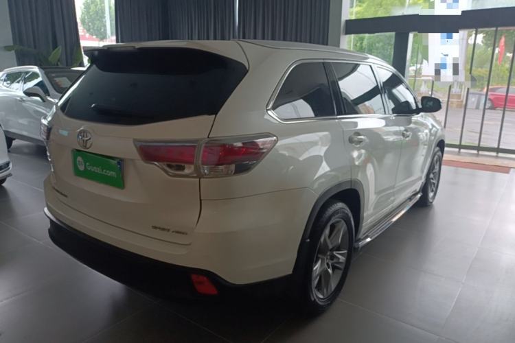 Used Toyota Highlander 2015 2.0T Four-Wheel Drive Luxury Edition 7-Seater Rear Right 45 Deg