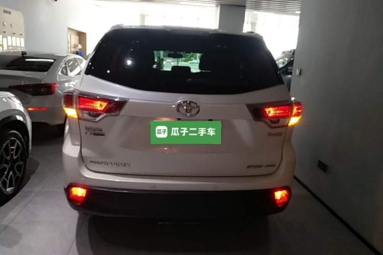 Used Toyota Highlander 2015 2.0T Four-Wheel Drive Luxury Edition 7-Seater Rear