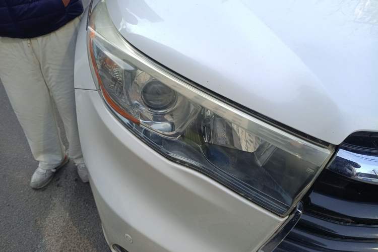 Used Toyota Highlander 2015 2.0T Four-Wheel Drive Luxury Edition 7-Seater Right Front Headlight