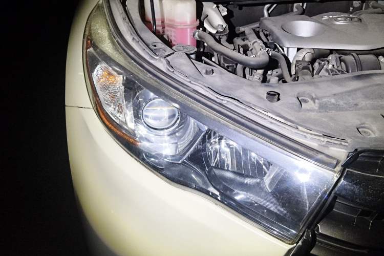 Used Toyota Highlander 2015 2.0T Four-Wheel Drive Luxury Edition 7-Seater Right Front Headlight