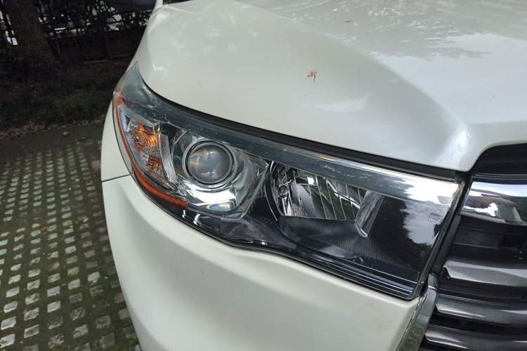 Used Toyota Highlander 2015 2.0T Two-Wheel Drive Luxury Edition 7 Seats Right Front Headlight