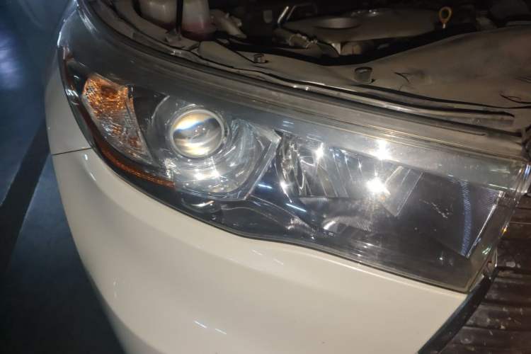 Used Toyota Highlander 2015 2.0T Four-Wheel Drive Luxury Edition 7-Seater Right Front Headlight