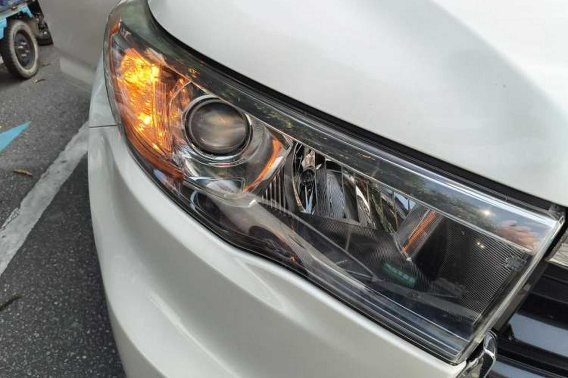 Used Toyota Highlander 2015 2.0T Four-Wheel Drive Luxury Edition 7-Seater Right Front Headlight