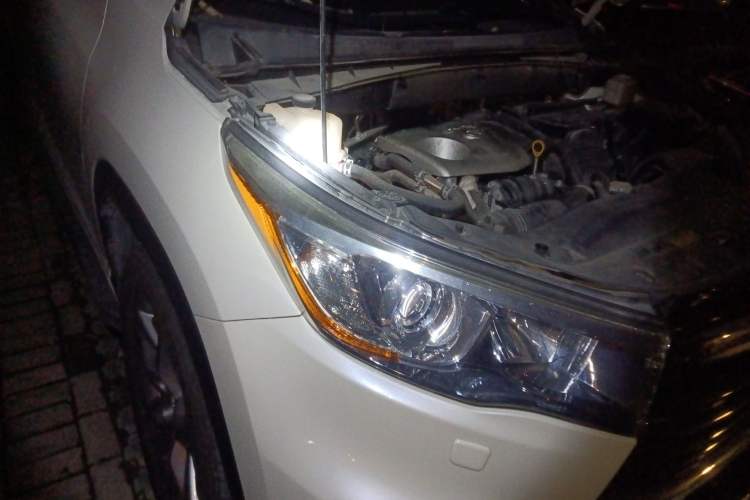 Used Toyota Highlander 2015 2.0T Four-Wheel Drive Ultimate Edition 7-Seater Right Front Headlight
