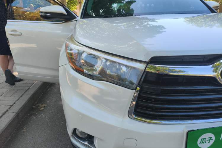 Used Toyota Highlander 2015 2.0T Four-Wheel Drive Luxury Edition 7-Seater Right Front Headlight