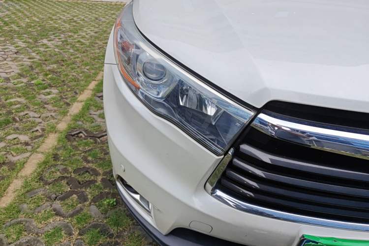 Used Toyota Highlander 2015 2.0T Four-Wheel Drive Luxury Edition 7-Seater Right Front Headlight