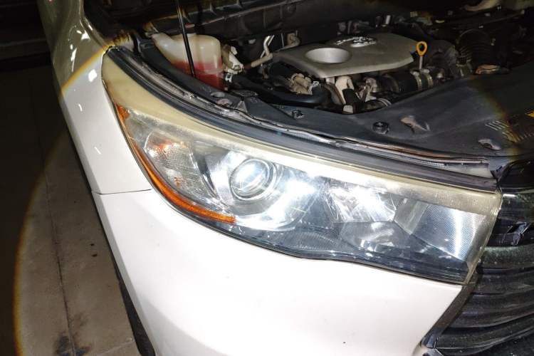 Used Toyota Highlander 2015 2.0T Four-Wheel Drive Luxury Edition 7-Seater Right Front Headlight