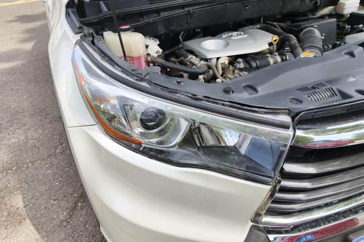 Used Toyota Highlander 2015 2.0T Four-Wheel Drive Luxury Edition 7-Seater Right Front Headlight