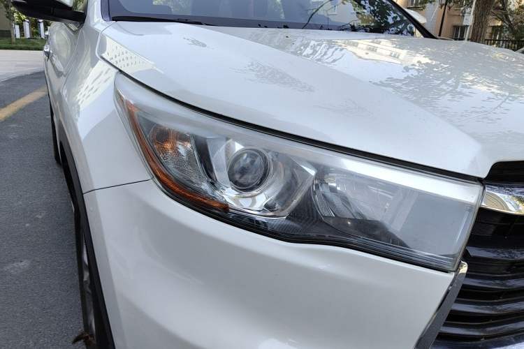 Used Toyota Highlander 2015 2.0T Four-Wheel Drive Luxury Edition 7-Seater Right Front Headlight