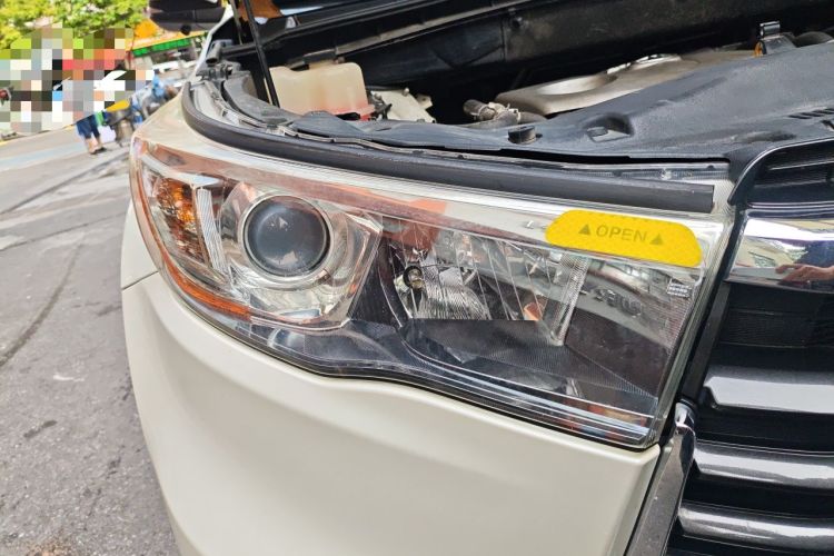 Used Toyota Highlander 2015 2.0T Four-Wheel Drive Luxury Edition 7-Seater Right Front Headlight