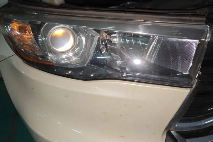 Used Toyota Highlander 2015 2.0T Four-Wheel Drive Luxury Edition 7-Seater Right Front Headlight