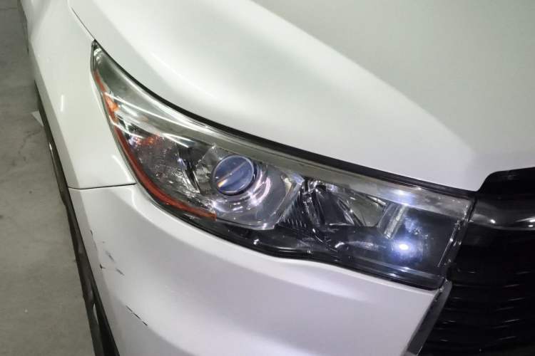 Used Toyota Highlander 2015 2.0T Four-Wheel Drive Luxury Edition 7-Seater Right Front Headlight