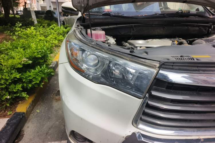 Used Toyota Highlander 2015 2.0T Two-Wheel Drive Luxury Edition 7 Seats Right Front Headlight