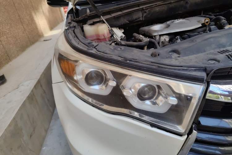 Used Toyota Highlander 2015 2.0T Four-Wheel Drive Luxury Edition 7-Seater Right Front Headlight