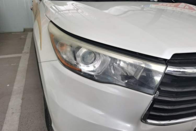 Used Toyota Highlander 2015 2.0T Four-Wheel Drive Luxury Edition 7-Seater Right Front Headlight