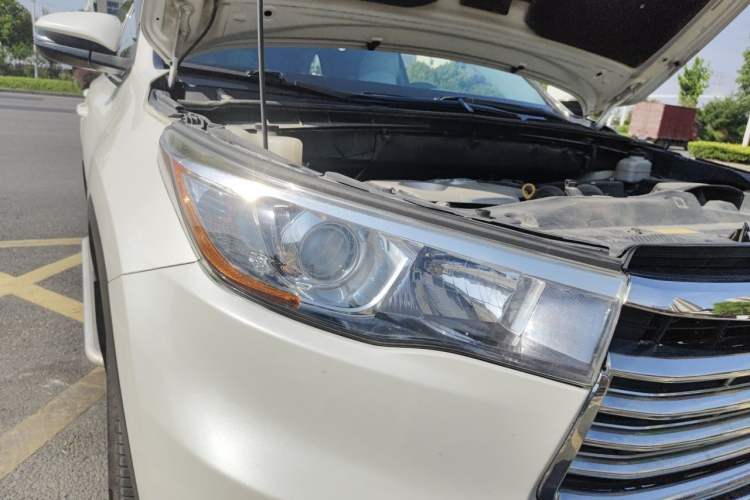 Used Toyota Highlander 2015 2.0T Two-Wheel Drive Luxury Edition 7 Seats Right Front Headlight