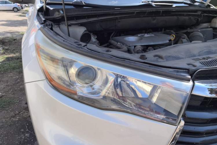 Used Toyota Highlander 2015 2.0T Four-Wheel Drive Luxury Edition 7-Seater Right Front Headlight