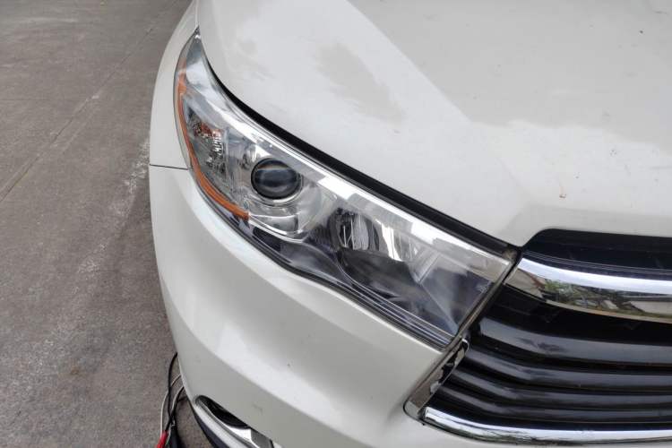 Used Toyota Highlander 2015 2.0T Four-Wheel Drive Luxury Edition 7-Seater Right Front Headlight
