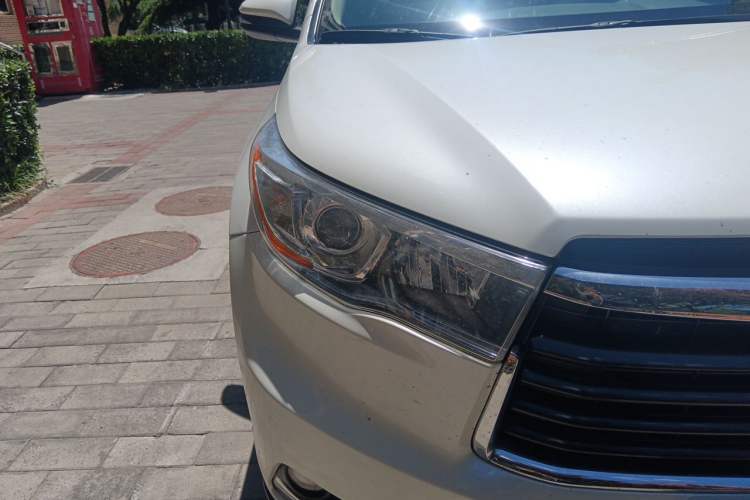 Used Toyota Highlander 2015 2.0T Four-Wheel Drive Luxury Edition 7-Seater Right Front Headlight