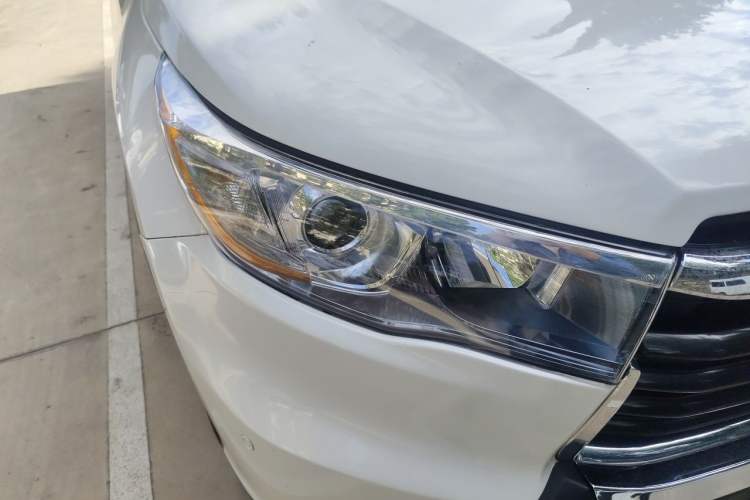 Used Toyota Highlander 2015 2.0T Four-Wheel Drive Luxury Edition 7-Seater Right Front Headlight