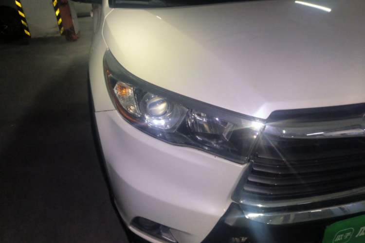 Used Toyota Highlander 2015 2.0T Four-Wheel Drive Luxury Edition 7-Seater Right Front Headlight