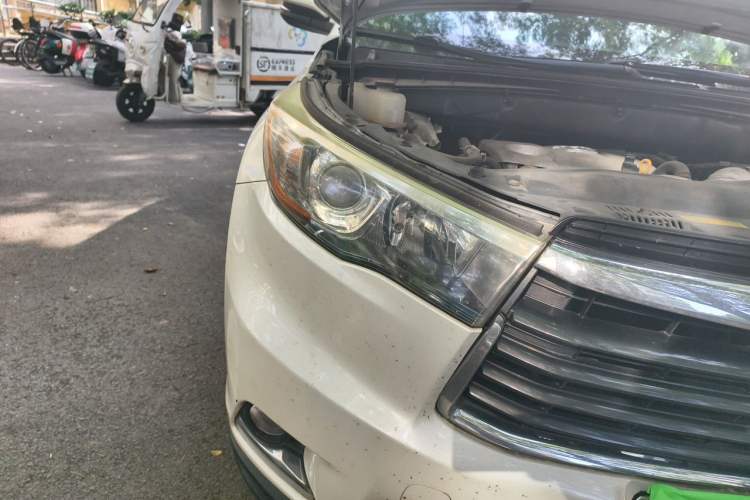 Used Toyota Highlander 2015 2.0T Four-Wheel Drive Luxury Edition 7-Seater Right Front Headlight