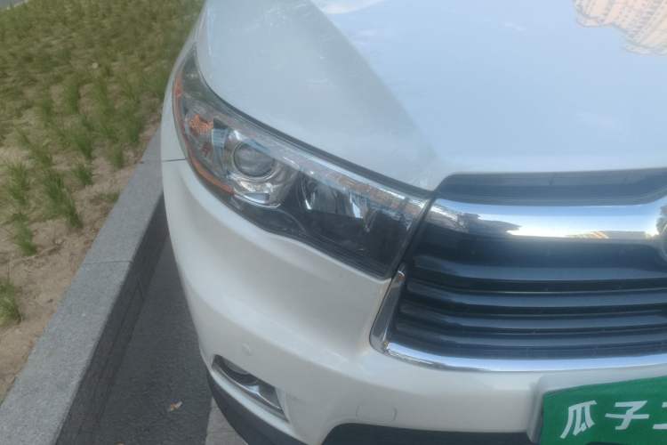 Used Toyota Highlander 2015 2.0T Four-Wheel Drive Luxury Edition 7-Seater Right Front Headlight