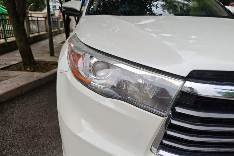 Used Toyota Highlander 2015 2.0T Four-Wheel Drive Luxury Edition 7-Seater Right Front Headlight