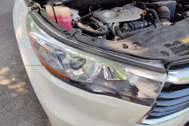 Used Toyota Highlander 2015 2.0T Four-Wheel Drive Luxury Edition 7-Seater Right Front Headlight