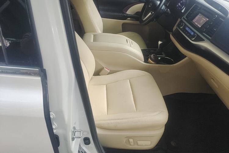 Used Toyota Highlander 2015 2.0T Four-Wheel Drive Luxury Edition 7-Seater Right Front Seat