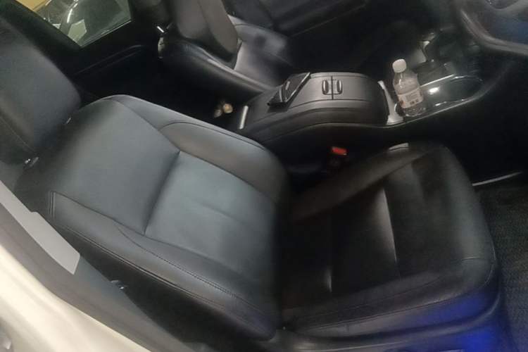 Used Toyota Highlander 2015 2.0T Four-Wheel Drive Ultimate Edition 7-Seater Right Front Seat