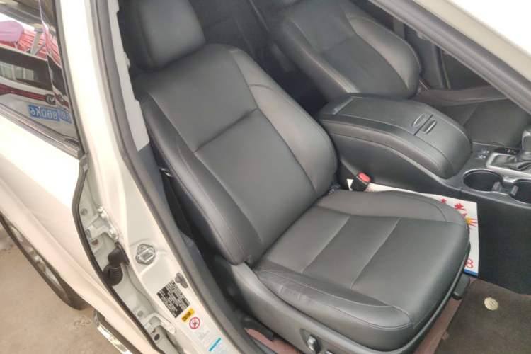 Used Toyota Highlander 2015 2.0T Four-Wheel Drive Luxury Edition 7-Seater Right Front Seat