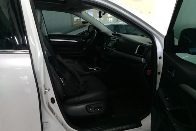 Used Toyota Highlander 2015 2.0T Four-Wheel Drive Luxury Edition 7-Seater Right Front Seat