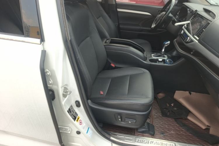 Used Toyota Highlander 2015 2.0T Four-Wheel Drive Luxury Edition 7-Seater Right Front Seat