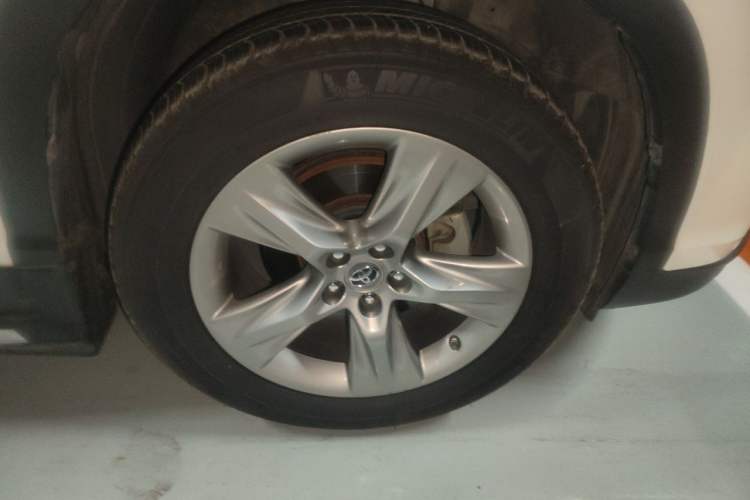 Used Toyota Highlander 2015 2.0T Four-Wheel Drive Ultimate Edition 7-Seater Right Front Wheel Hub