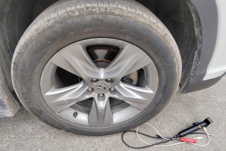 Used Toyota Highlander 2015 2.0T Four-Wheel Drive Luxury Edition 7-Seater Right Front Wheel Hub